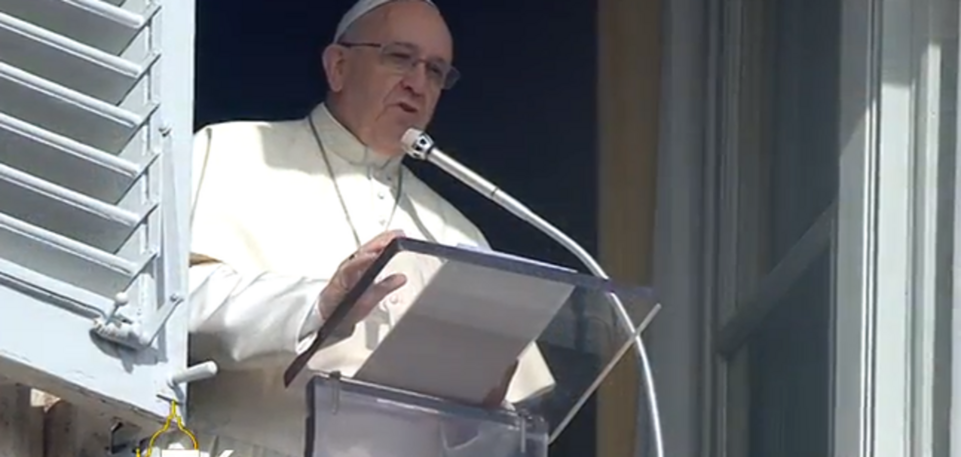 Папа Франциск молится о погибших на востоке Украины