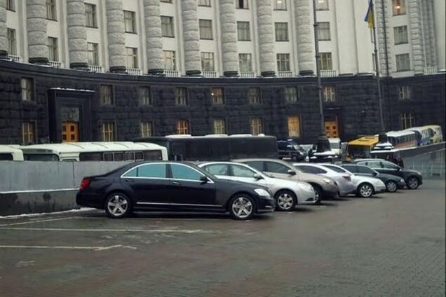 Всего один человек изъявил желание поучаствовать в распродаже автопарка украинских чиновников 