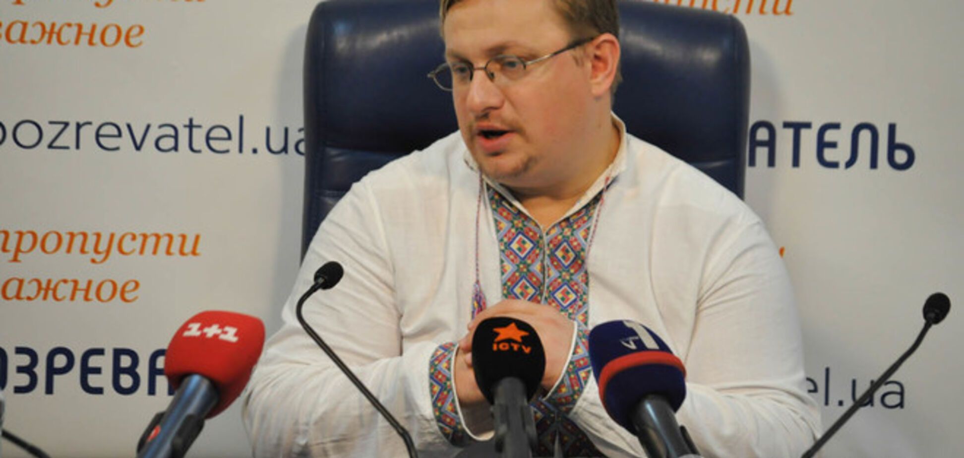 Вооруженной крымской 'самообороне' выдали 'бумажки' вместо удостоверений - крымчанин