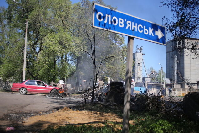 Террористы обстреляли три блокпоста под Славянском - Селезнев