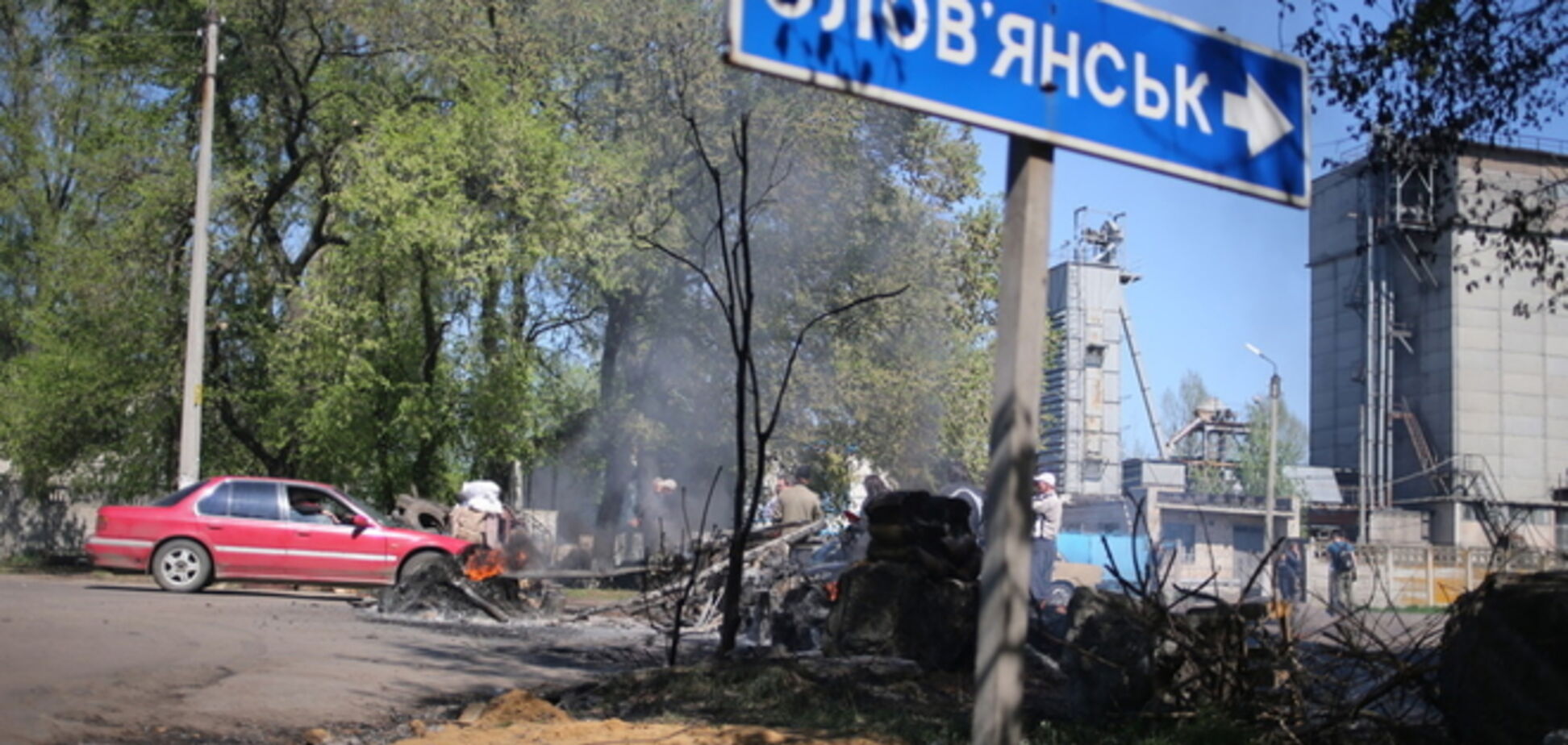 Террористы обстреляли три блокпоста под Славянском - Селезнев
