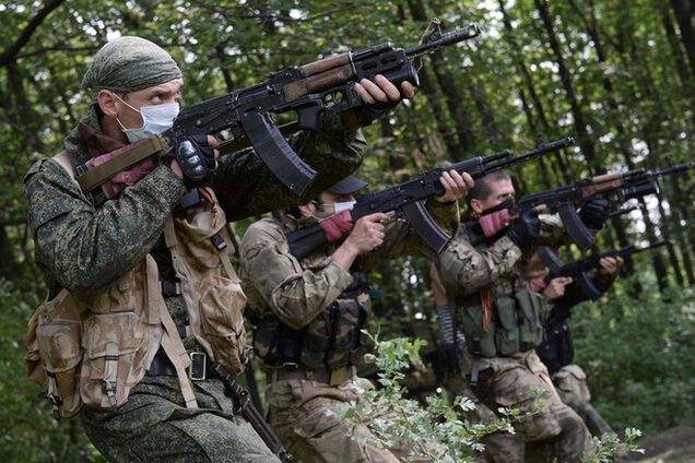 Под Славянском террористы ранили двух военных, пытаясь прорваться из окружения