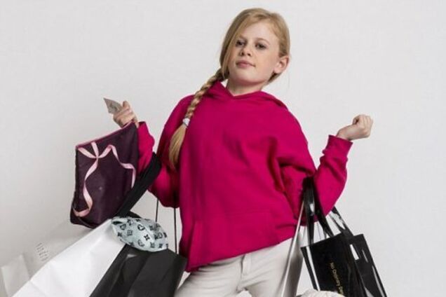 Гардеробу 12-летней девочки позавидует каждая модница