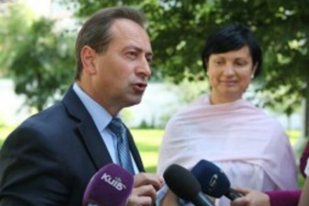 Томенко считает, что первым делом нужно защитить детей востока Украины
