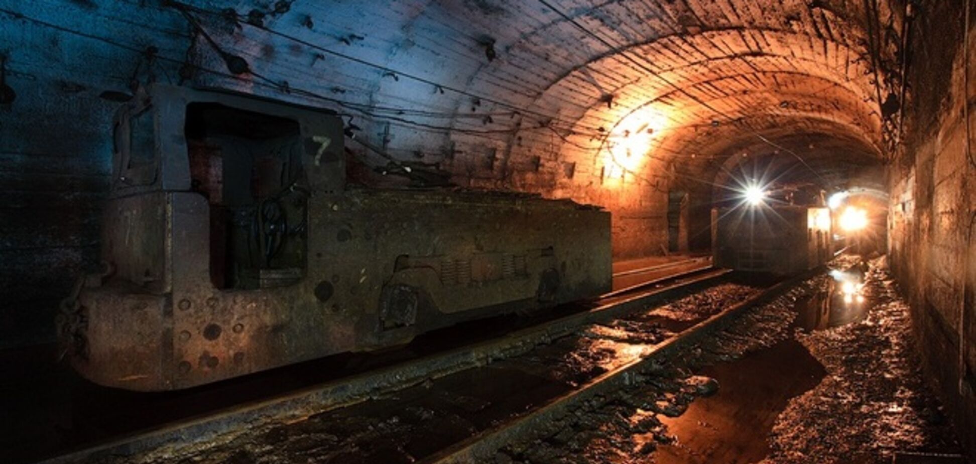 На Донетчине в шахте произошел взрыв газа, судьба девяти горняков неизвестна