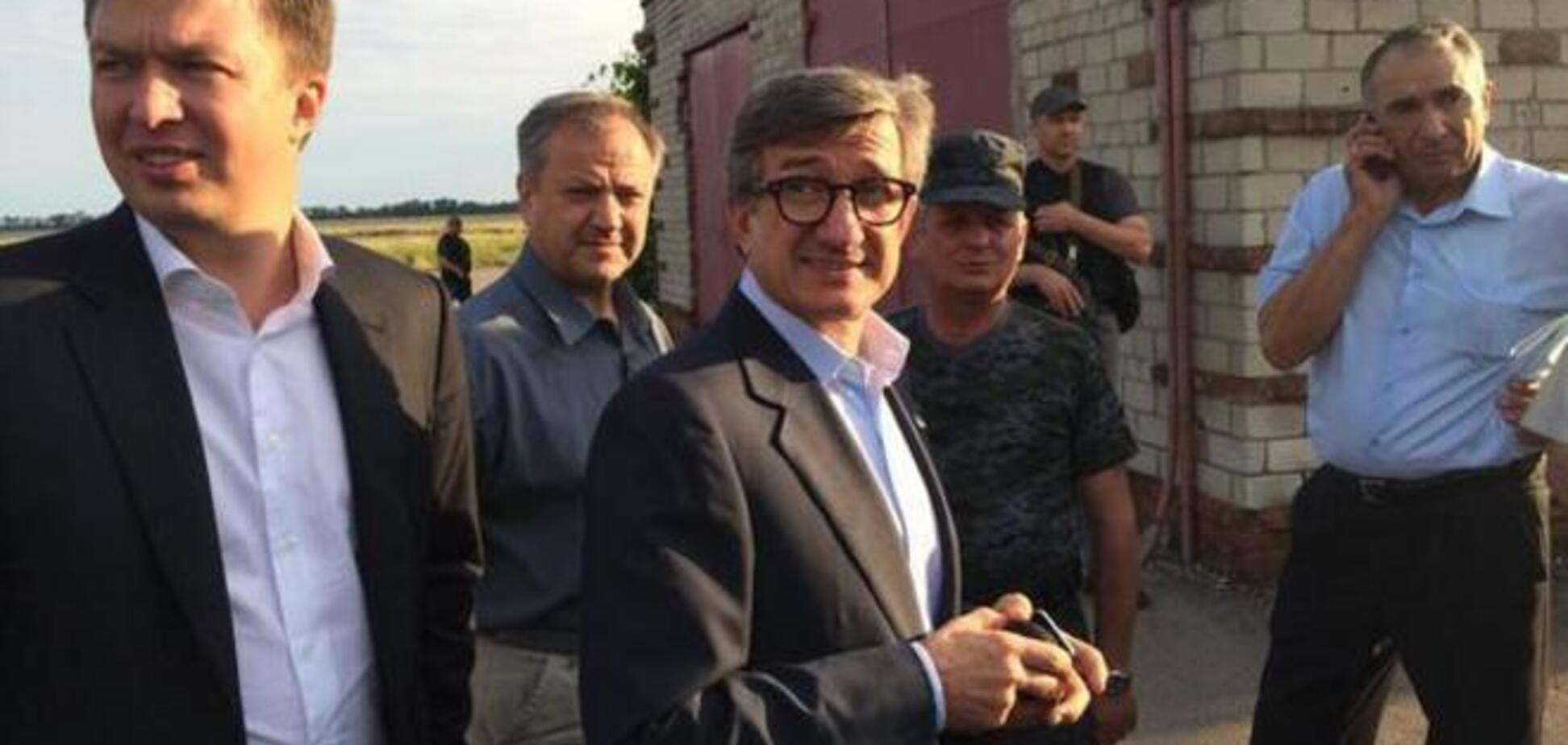 Донецкий губернатор посетил освобожденный Мариуполь