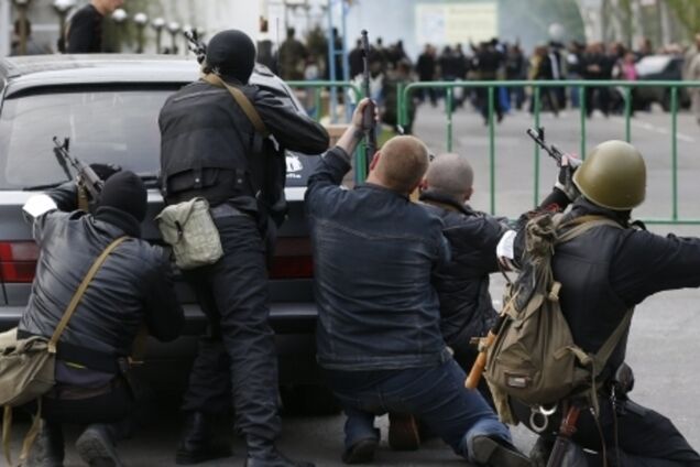 СМИ: в Луганске террористы 'ДНР' напали на 'коллег' из 'ЛНР': один убит, трое ранены