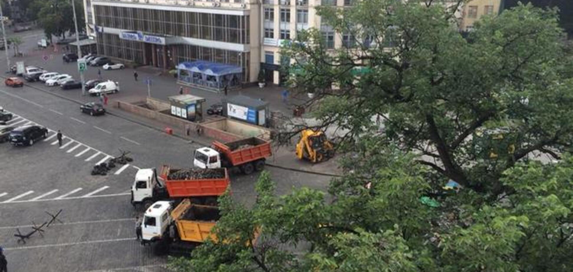 Вместо старых баррикад из шин и брусчатки на Майдане построят новые из бетонных плит