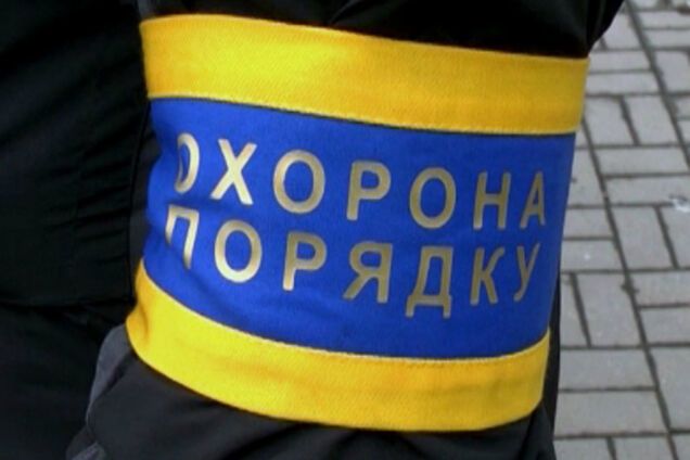 Жители Донецка помогают милиции охранять порядок в городе