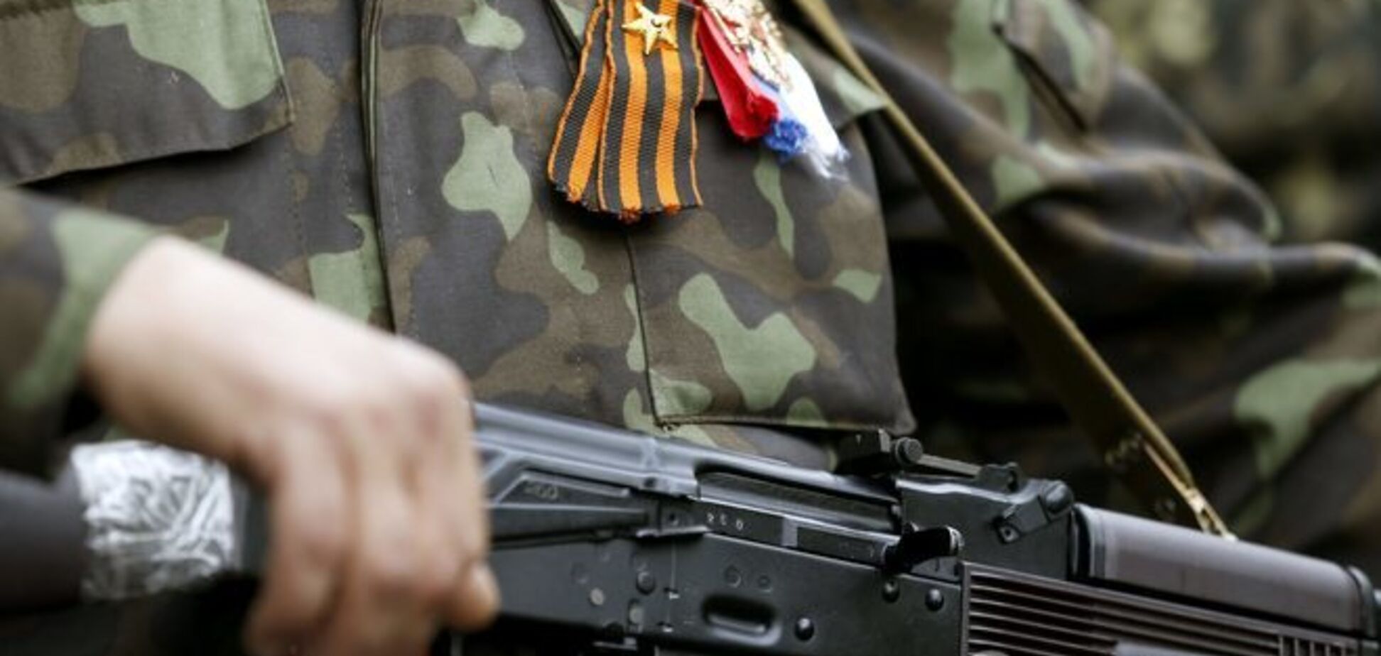 Террористы под угрозой расстрела заставляют жителей Донбасса вступать в свои ряды