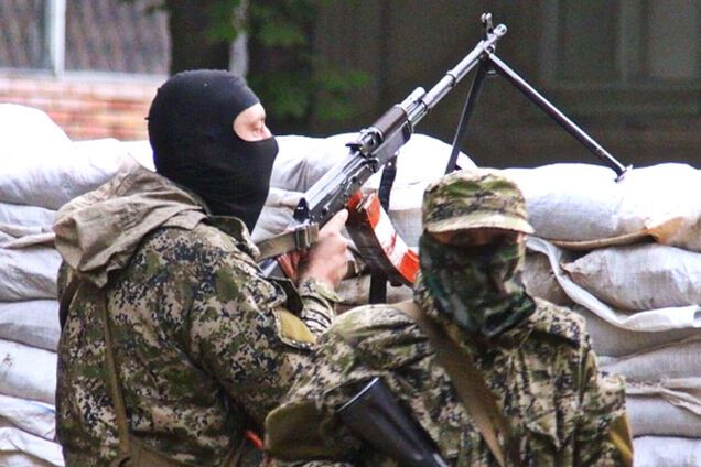 Под Славянском террористы, прикрываясь ремонтниками водоканала, обстреливают блокпост силовиков