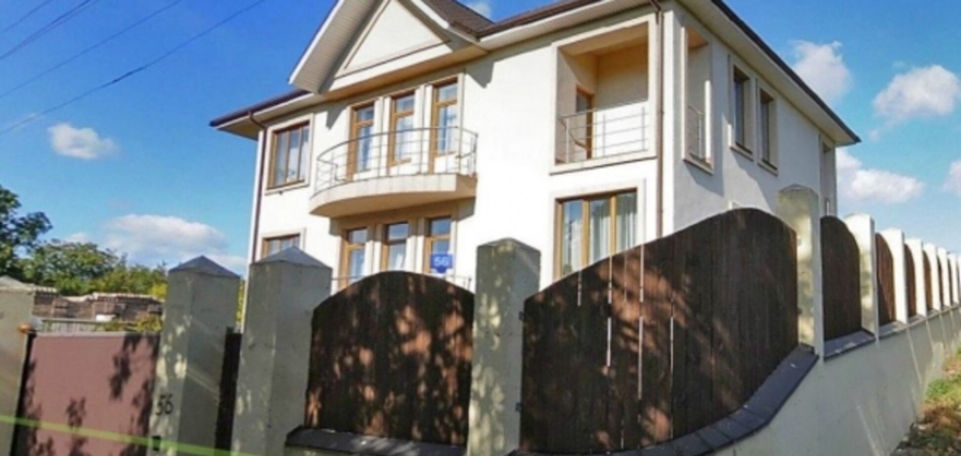 Обнародованы фото киевских VIP-особняков, владельцы которых не платят за воду