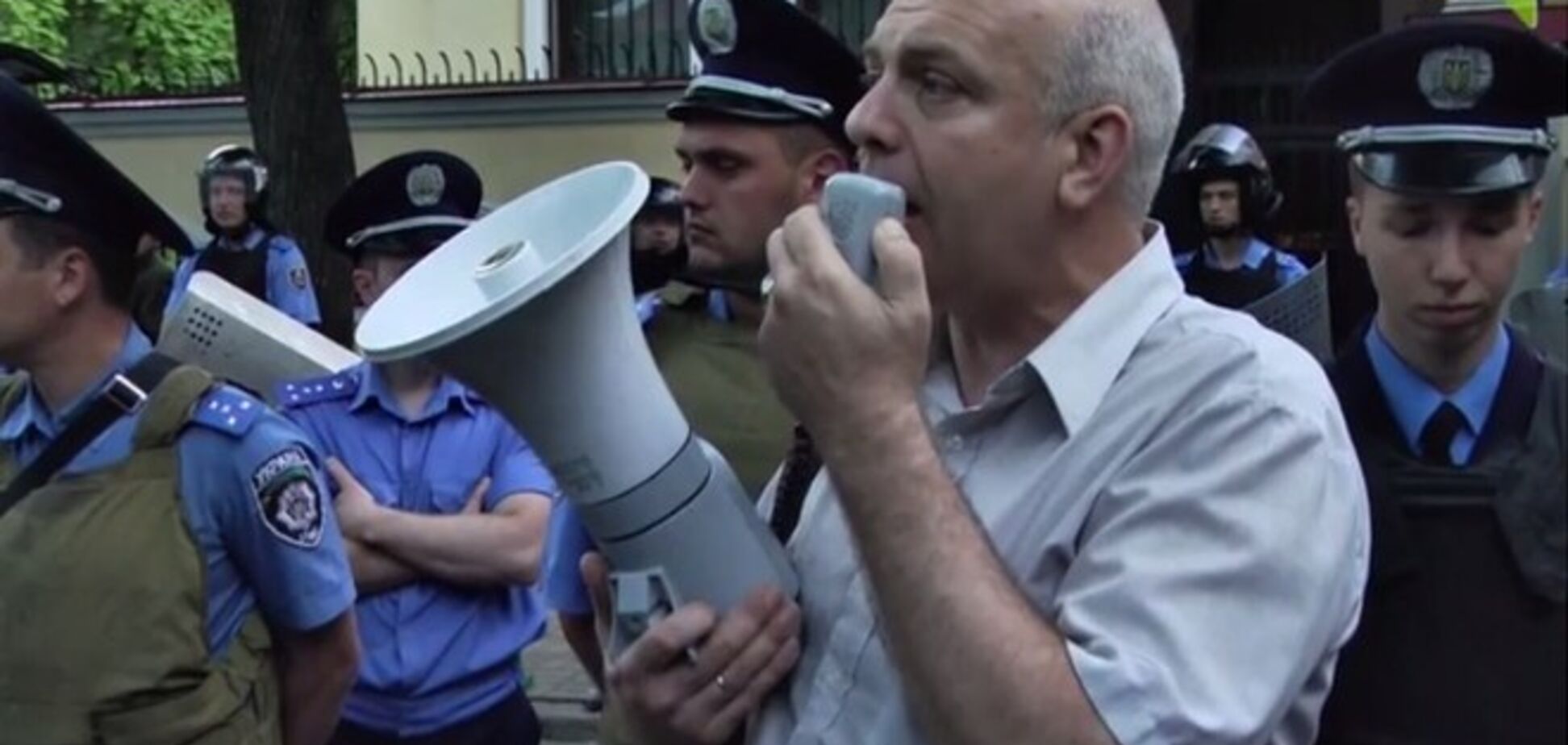 У Харкові активісти співали 'Путін - х ** ло' і просили його застрелитися