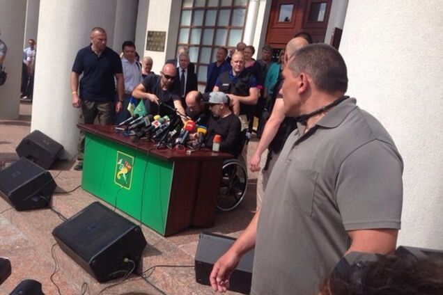 Кернес посоветовал своим врагам думать о защите людей