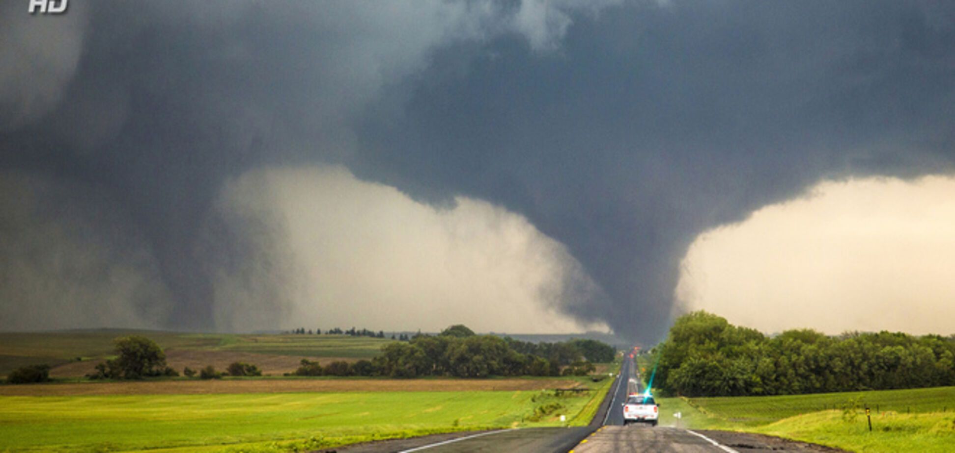 Два торнадо уничтожили Пилджер