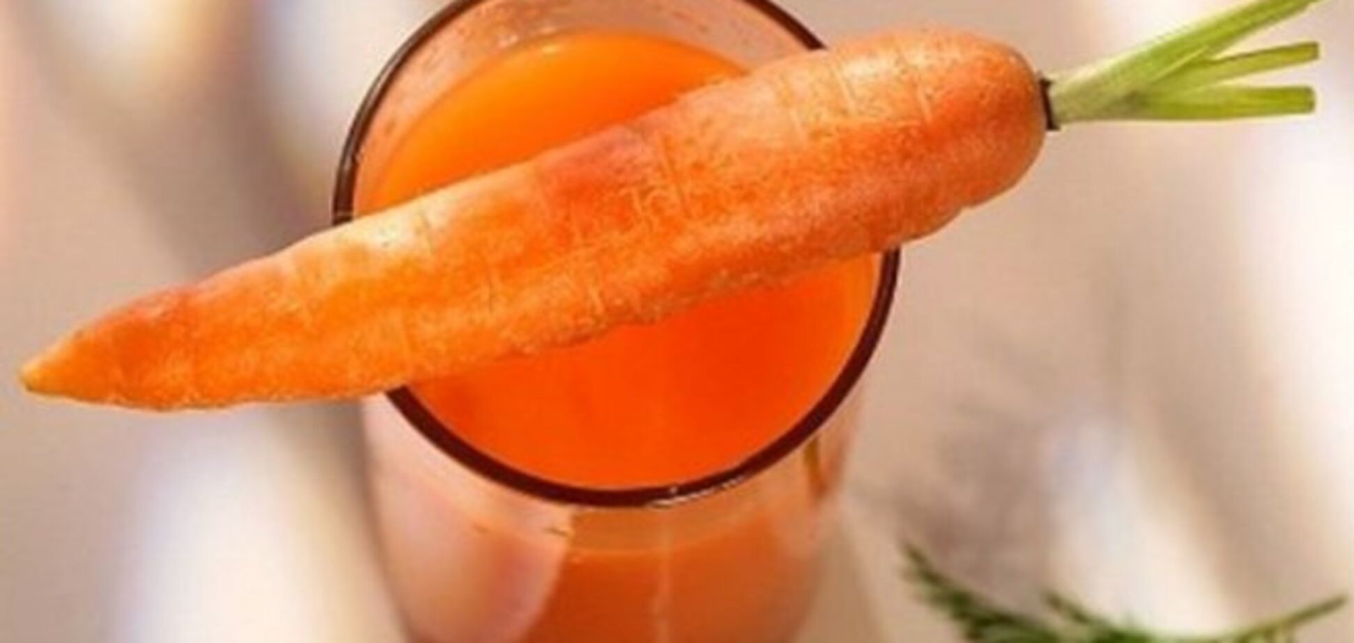 Почему женщинам нужно пить морковный сок