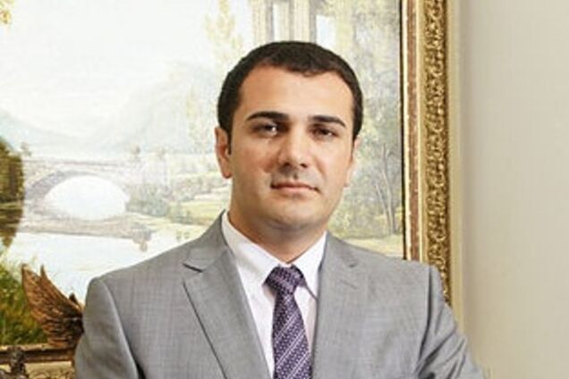 В Донецке неизвестные с автоматами похитили обвиняемого в убийстве лидера донецких азербайджанцев