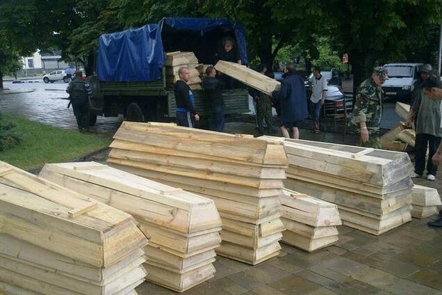 Террористы передали тела 49 десантников украинским военным