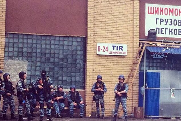 'Беркут' несет службу на самом опасном блокпосту возле Славянска - журналист