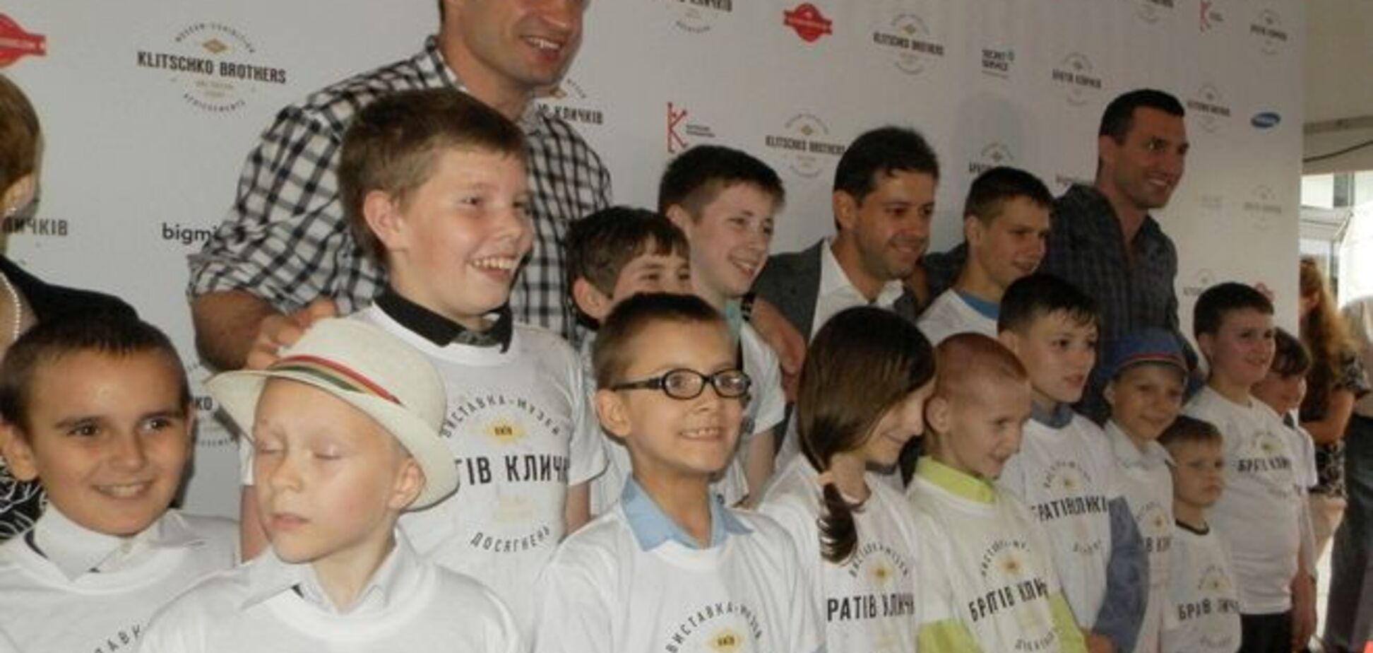 Братья Кличко собрали VIP-тусовку на открытии своего музея