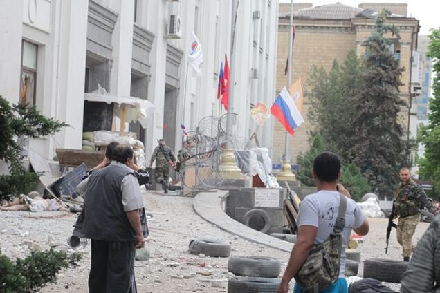 При взрыве здания Луганской ОГА погибли два человека