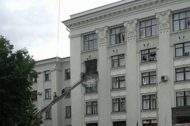 В Луганске подбито здание ОГА, террористы собираются эвакуироваться из СБУ