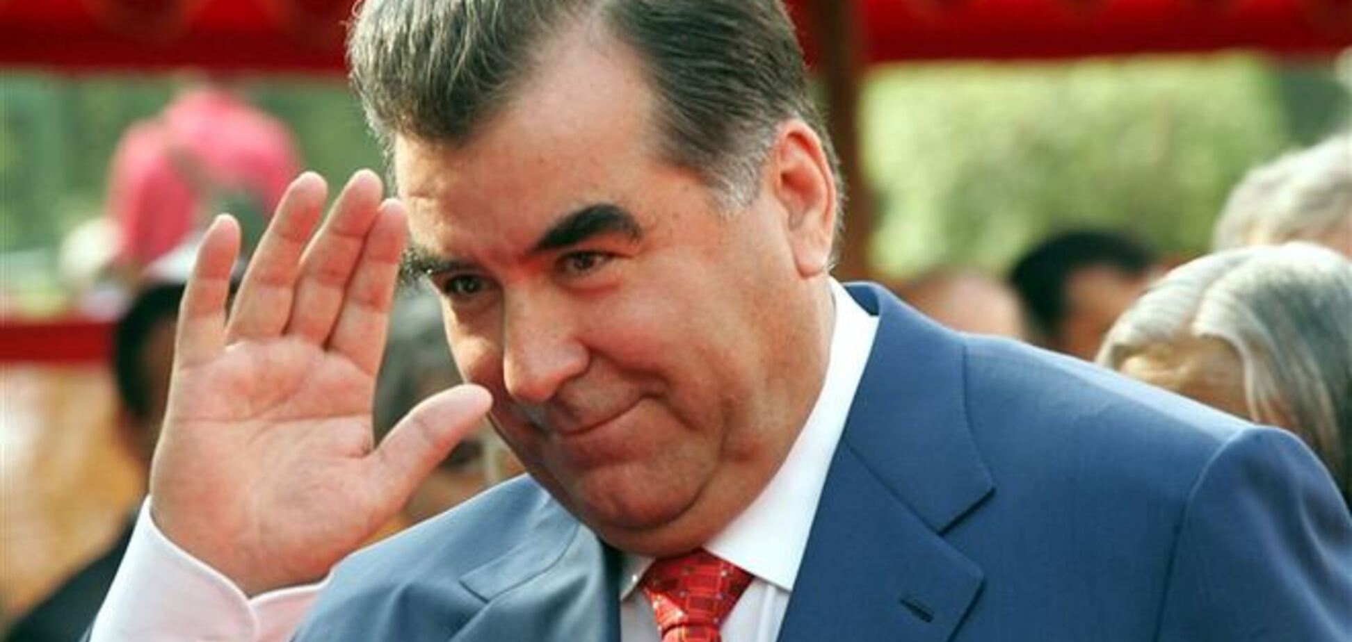 Президент Таджикистана поздравил Порошенко с победой на выборах