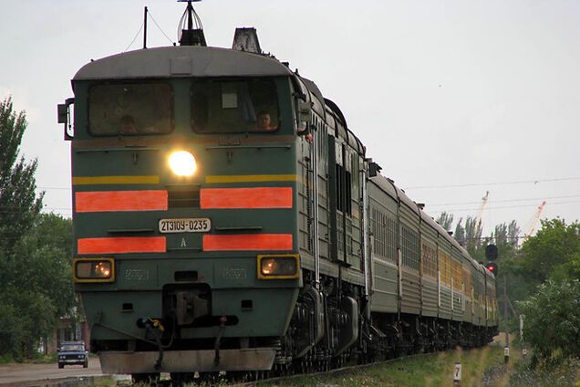 На Днепропетровщине обстреляли пассажирский поезд