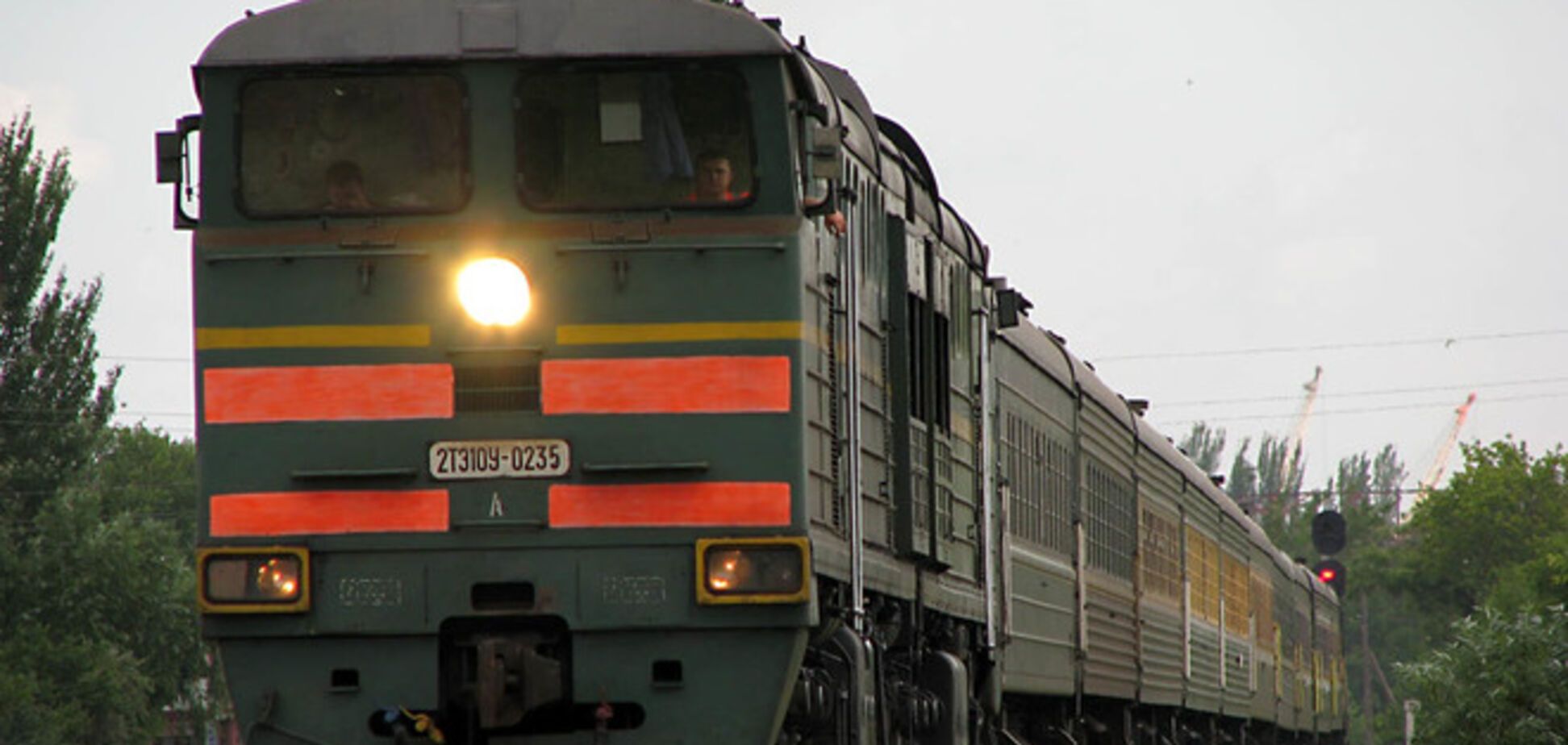 На Днепропетровщине обстреляли пассажирский поезд
