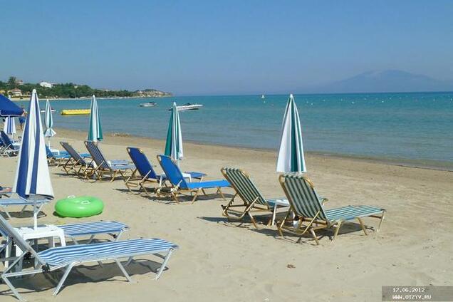 В разгар курортного сезона веб-камеры в Крыму демонстрируют пустые пляжи
