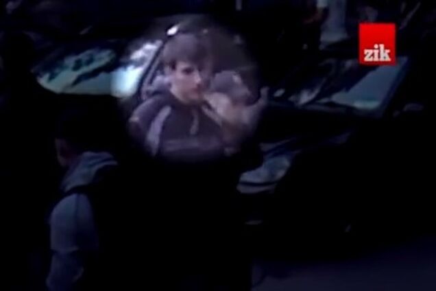 Львовские журналисты зафиксировали на видео лицо того, кто облил зеленкой Ляшко