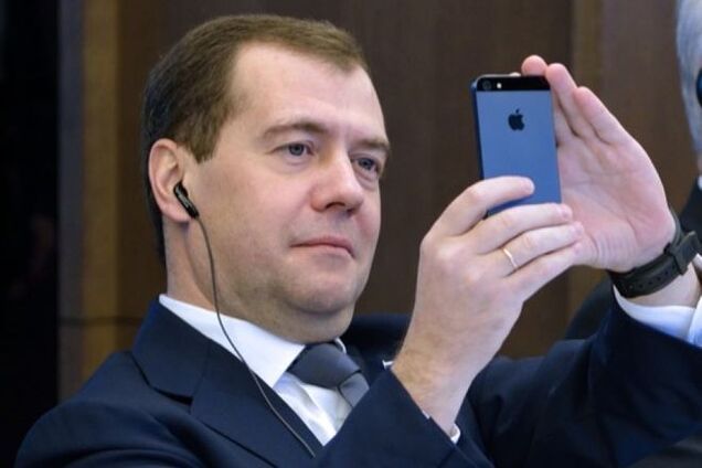 Медведев надумал учить США правовым методам в политике