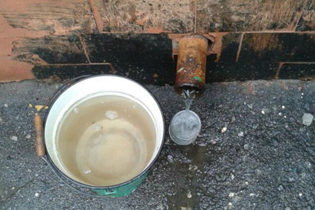 Жители Краматорска вынуждены запасаться дождевой водой. Фотофакт