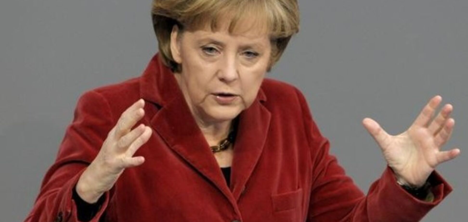 Меркель потребовала прекратить страдания людей на востоке Украины