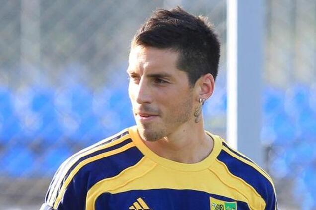 Финалист Лиги чемпионов вернет 'Металлисту' аргентинского полузащитнка