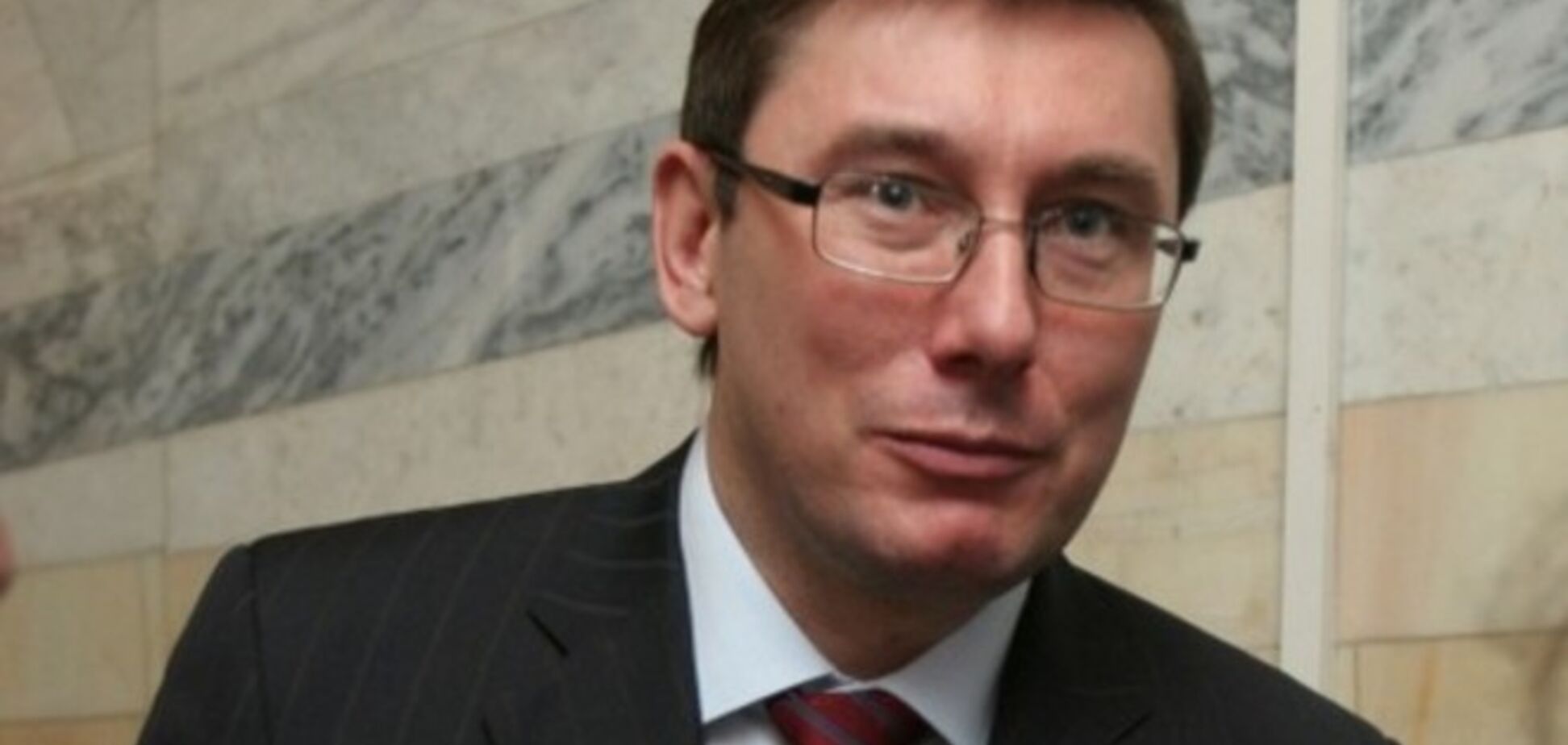 Луценко: РФ требует признать газовое соглашение 2009 года в обмен на вывод террористов