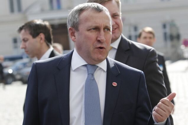 Дещица считает, визовый режим не решит проблему переброски военной техники из России