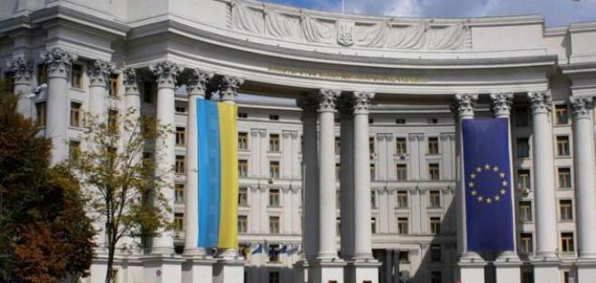 МИД Украины потребовало от РФ повлиять на боевиков, срывающих план Порошенко