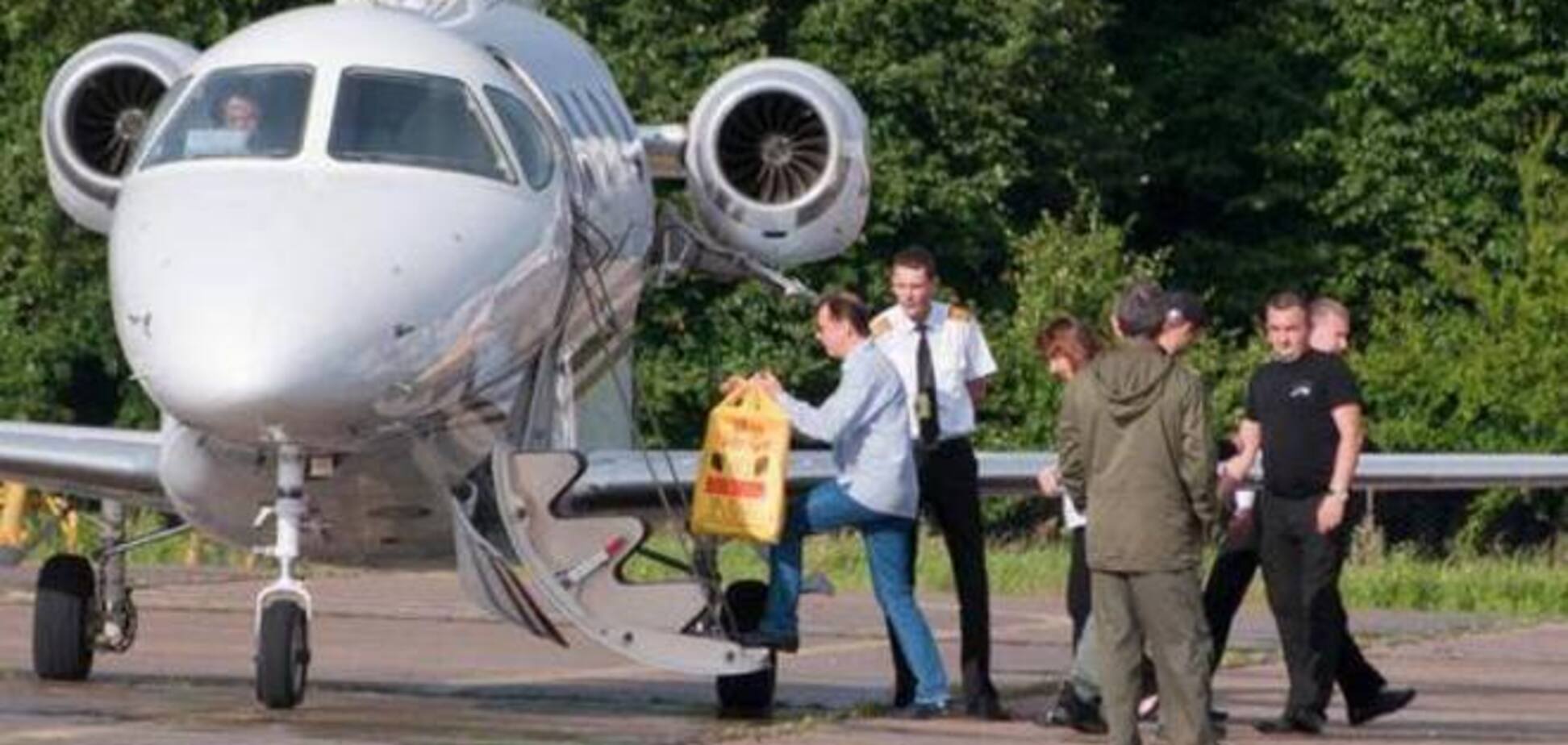 Журналіст заявив, що Ляшко літає в зону АТО на чартерному літаку