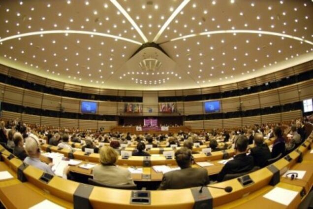 Ключевым аспектом для 'третьей фазы' санкций станет реакция Путина на мирный план Порошенко - источник