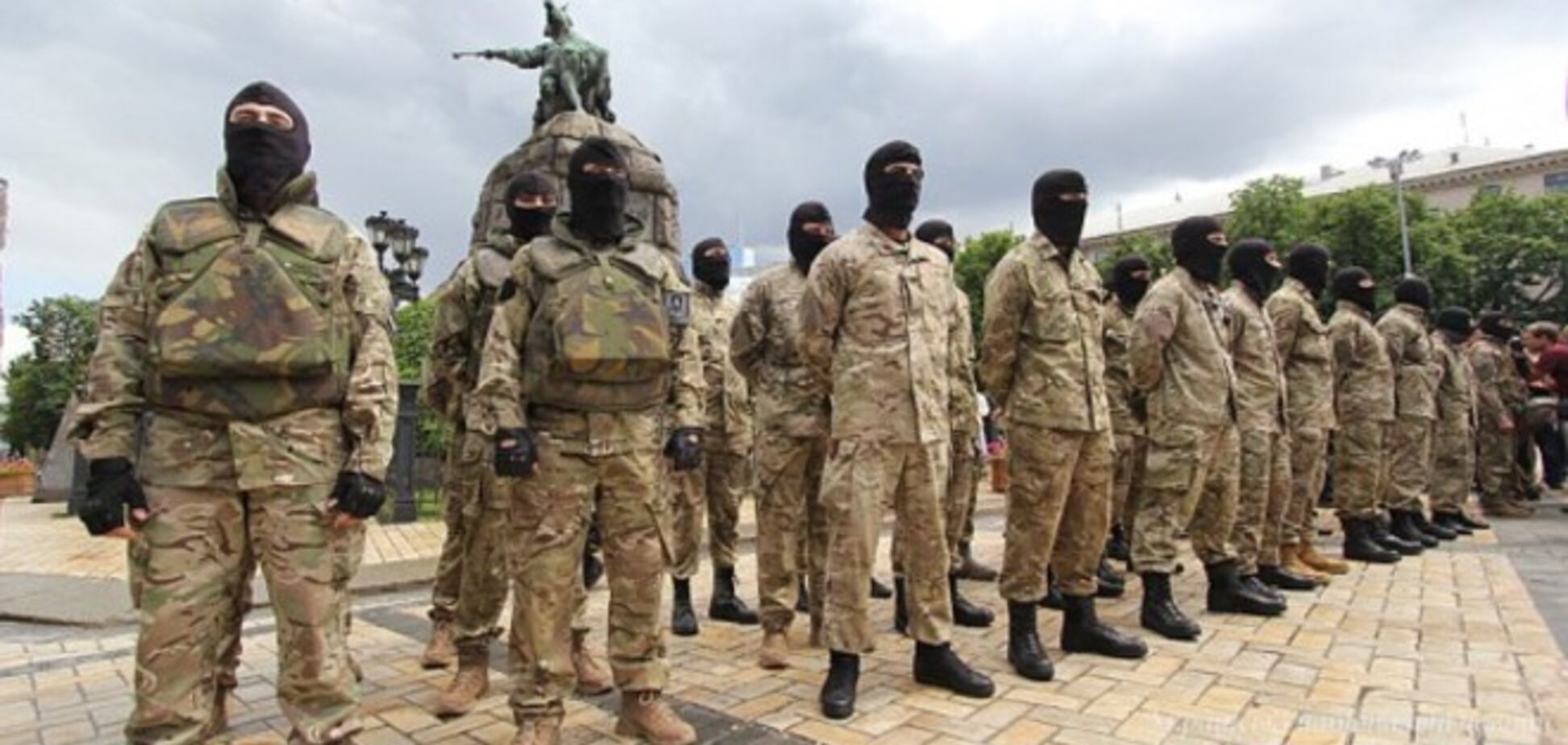 Бойцы 'Донбасса' и новобранцы батальона 'Азов' приняли присягу на верность украинскому народу