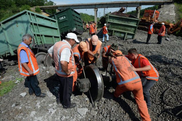 На Донецкой железной дороге снова взорвали ж/д пути