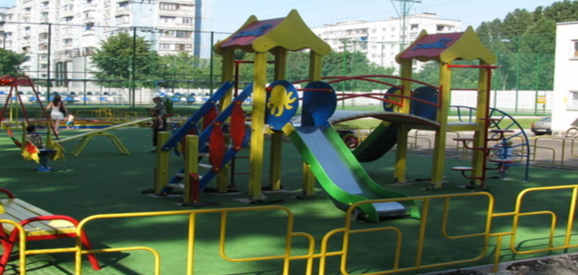 В Антрациті терористи вбили немовля: люди зібралися виганяти їх з міста