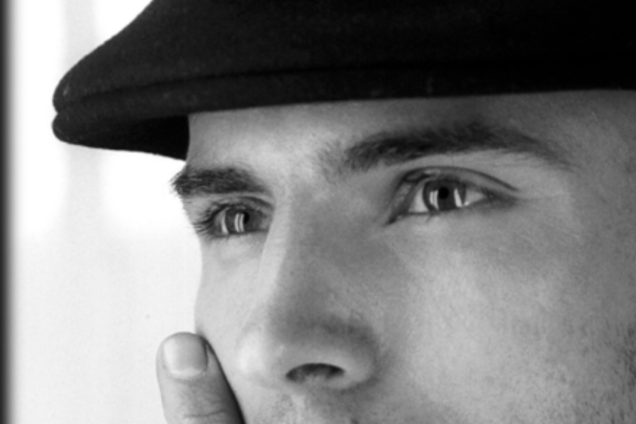 Актер цирка 'Дю Солей' передал украинской армии $60 тыс.