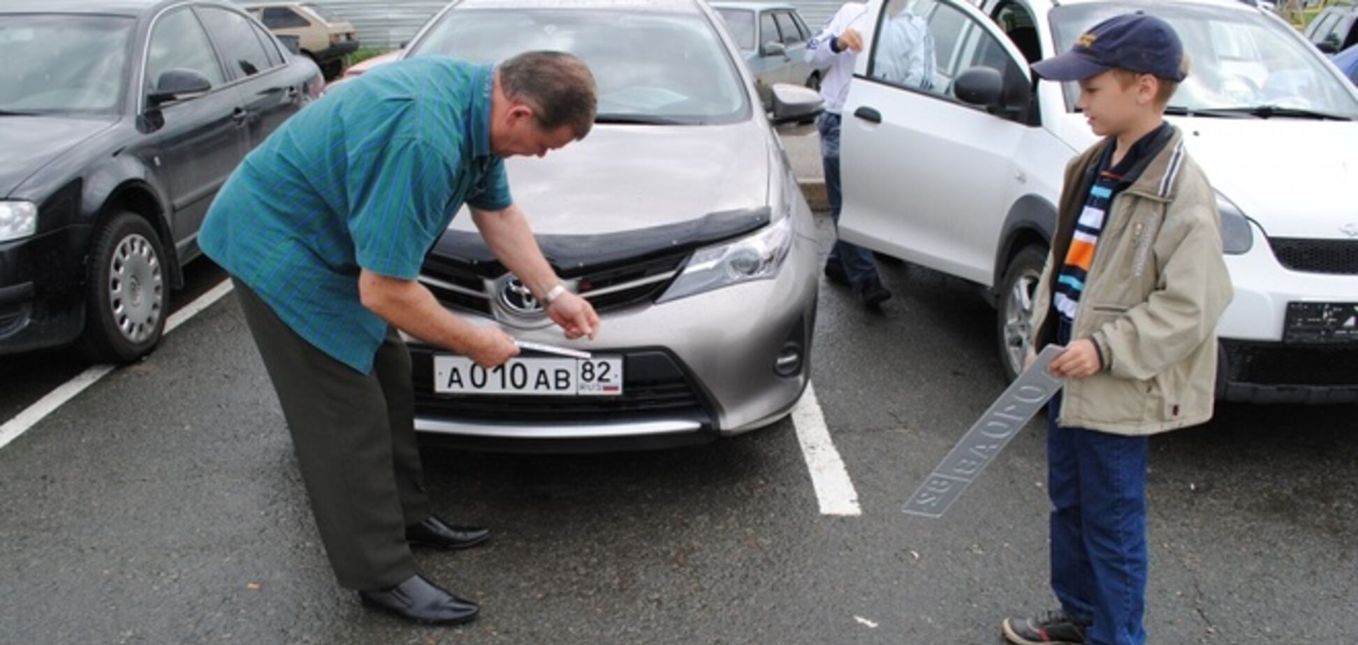 В окупованому Криму почали міняти автомобільні номери