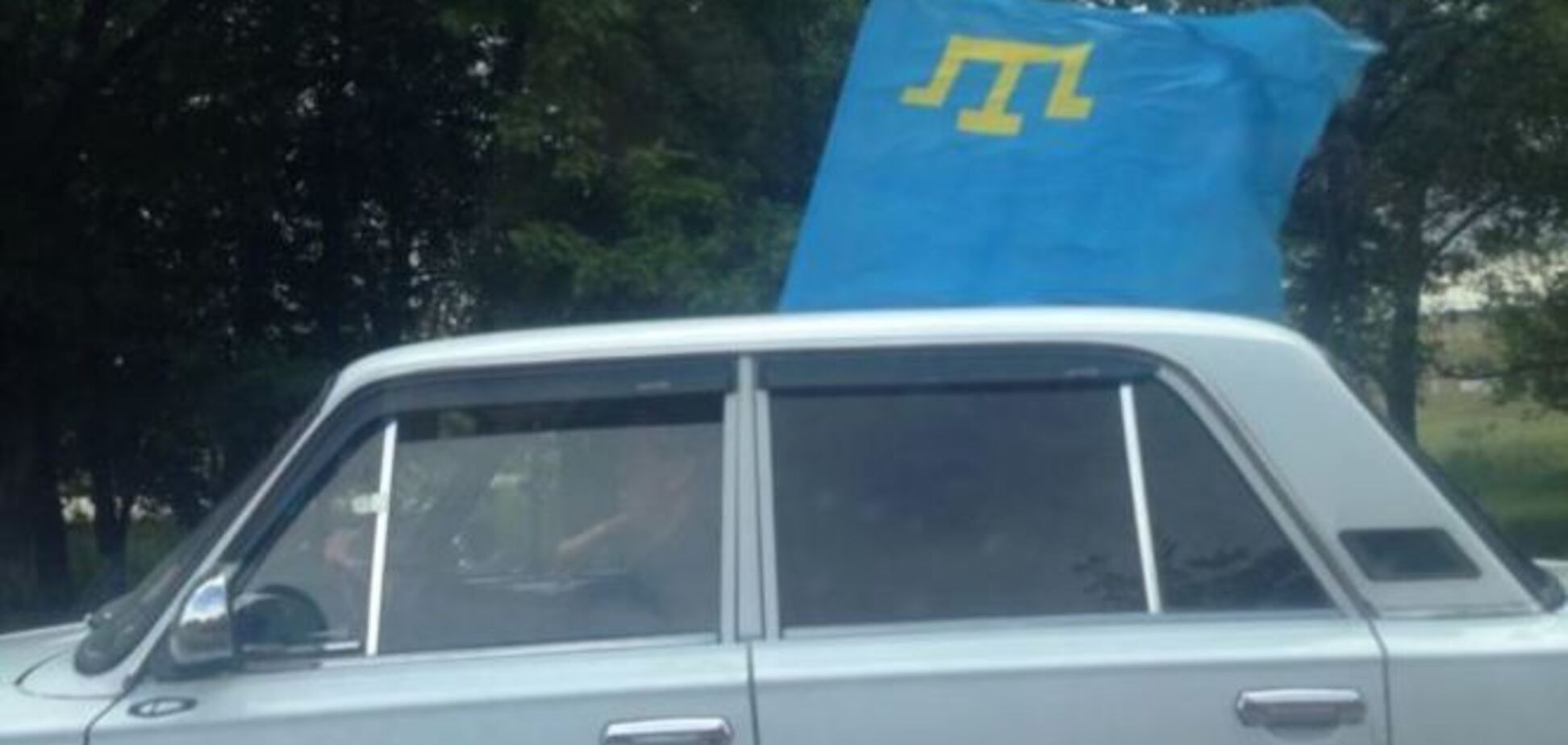 Кримські татари все-таки влаштували автопробіг у День прапора по окупованому півострову