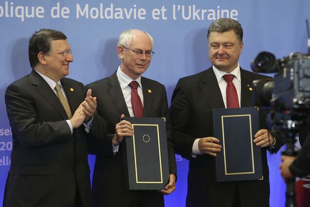 Украина подписала экономическую часть Ассоциации с ЕС. Фоторепортаж