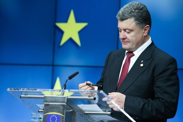 Порошенко назвал ошибкой лишение русского языка статуса регионального
