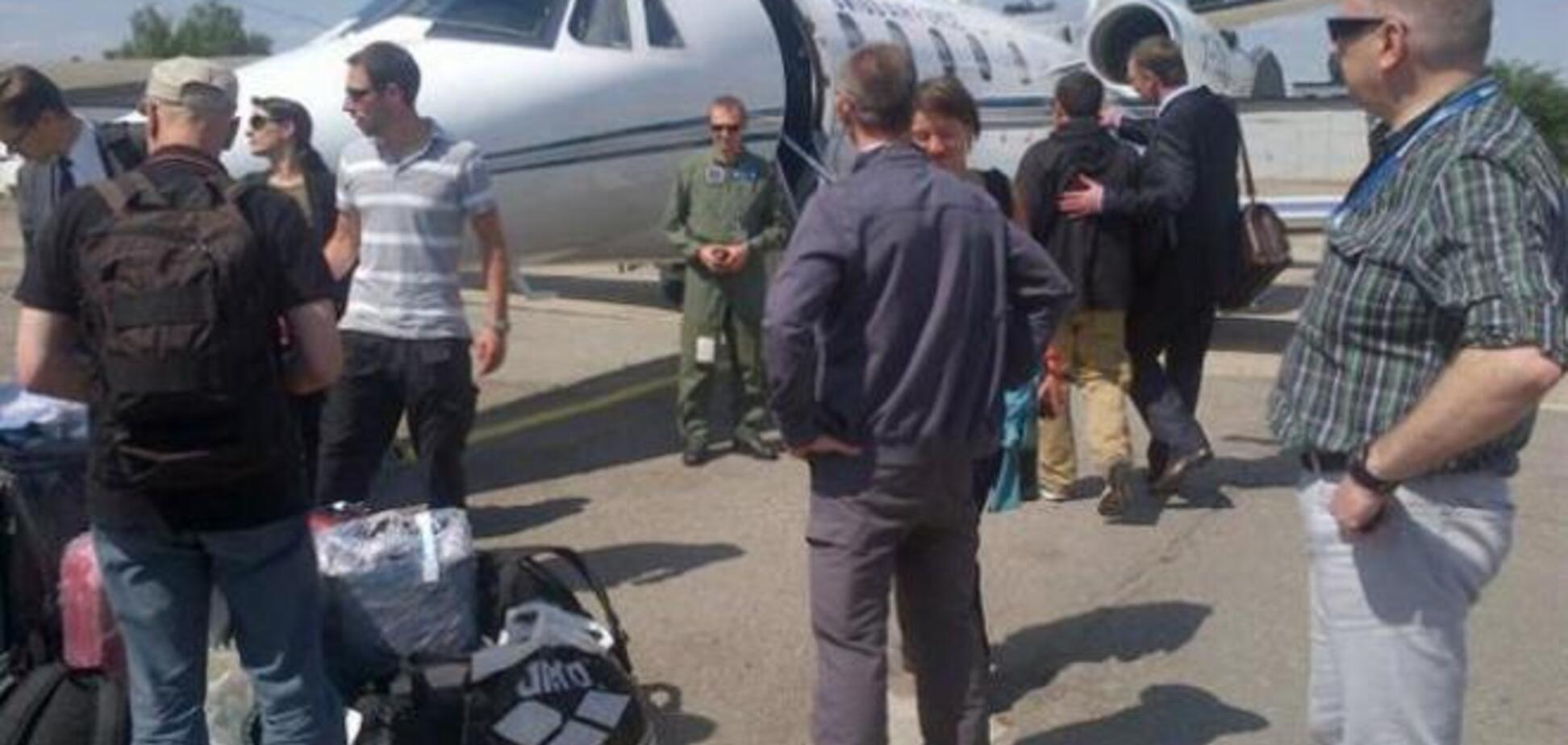 Освобожденные на Донбассе наблюдатели ОБСЕ прибыли в Вену