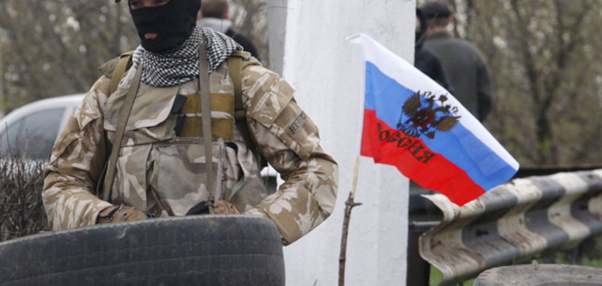 Террористы захватили здание налоговой в Красном Луче